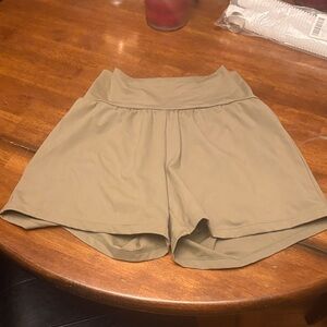 HALARA Women's S Medium Shorts in Tan